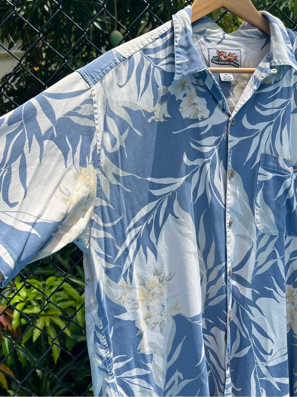 Paradise Coves Men's XL Blue Floral Camp Shirt Hawaiian 100% Silk Button Front - Picture 3 of 8